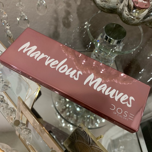 DOSE OF COLORS 💕 Marvelous Mauves Palette - Picture 2 of 8